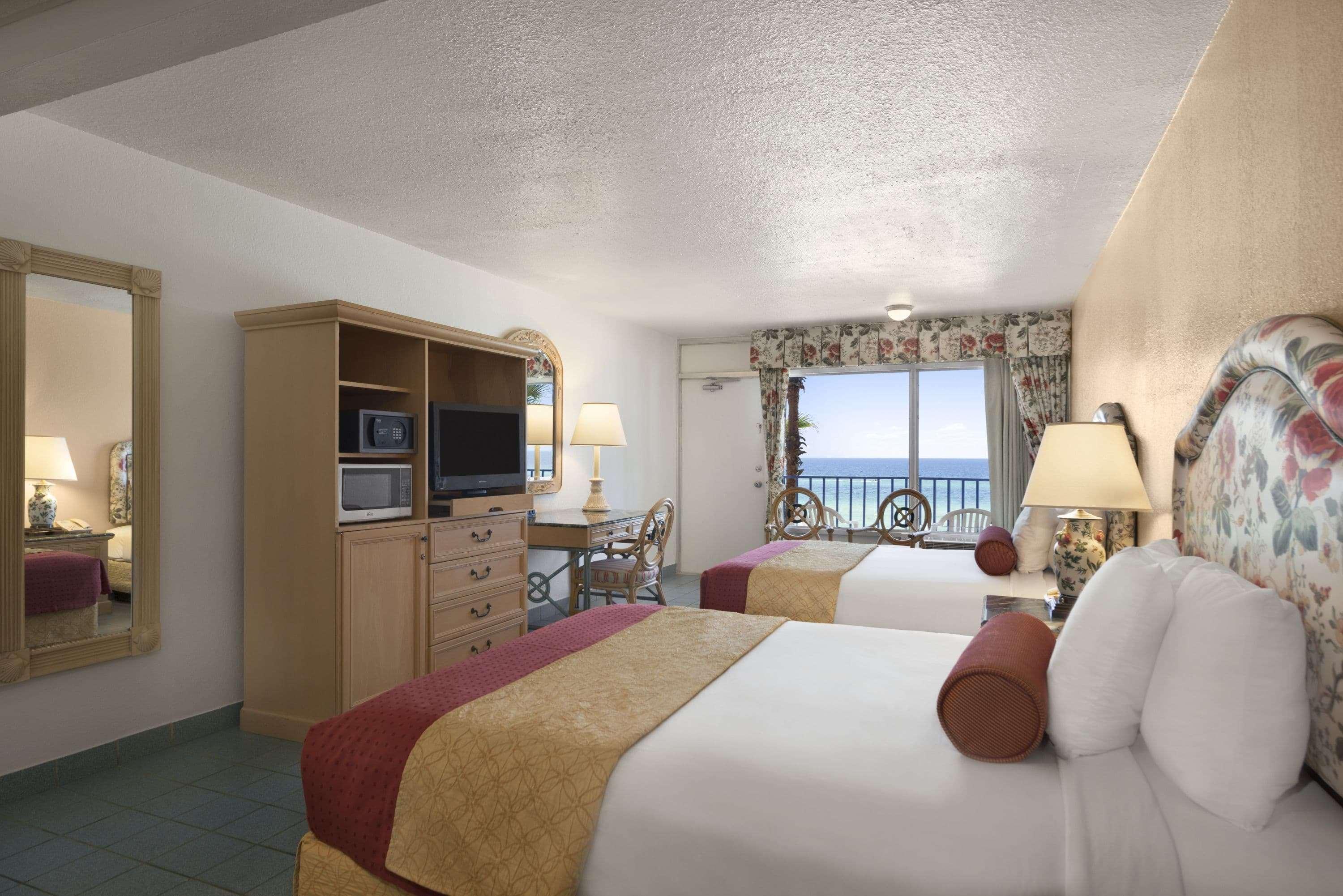 Days Inn By Wyndham Panama City Beach/Ocean Front Ngoại thất bức ảnh