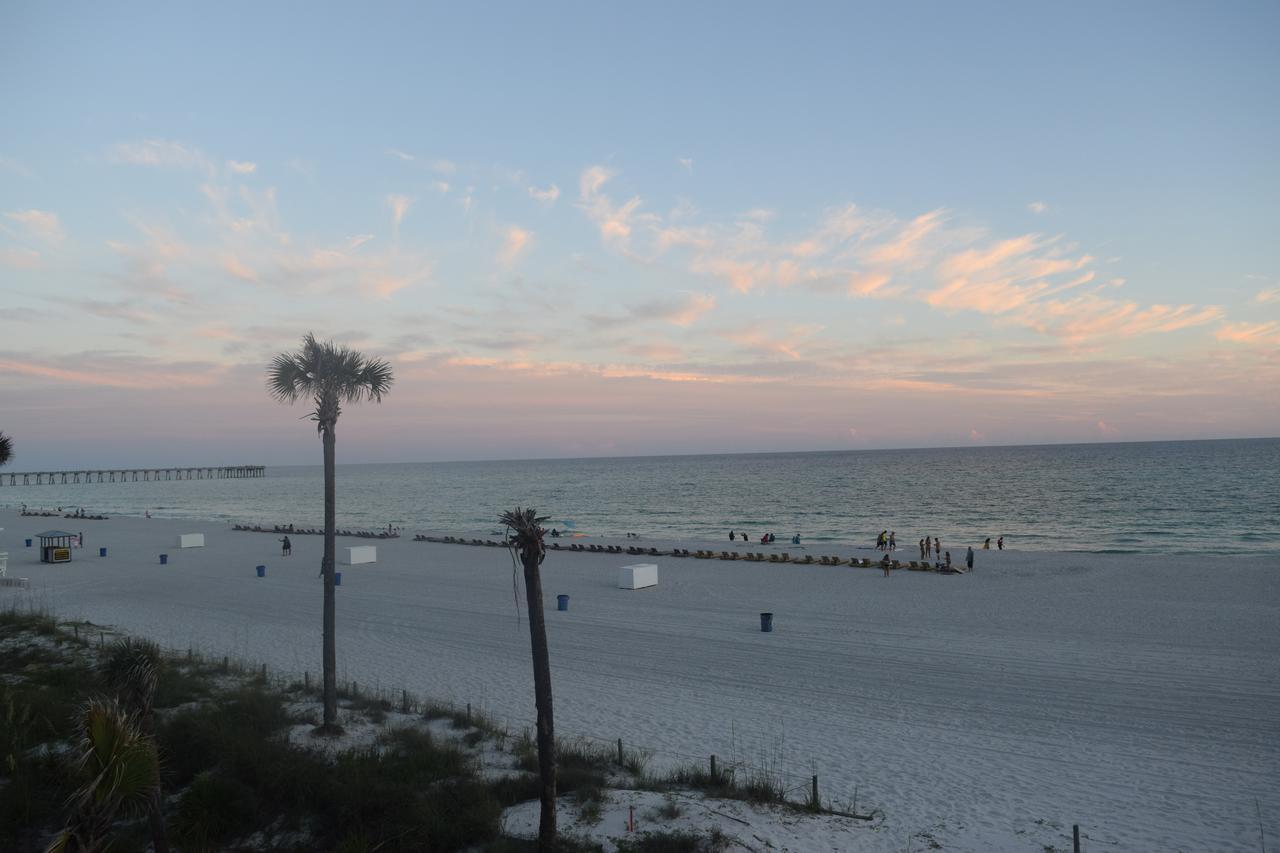 Days Inn By Wyndham Panama City Beach/Ocean Front Ngoại thất bức ảnh